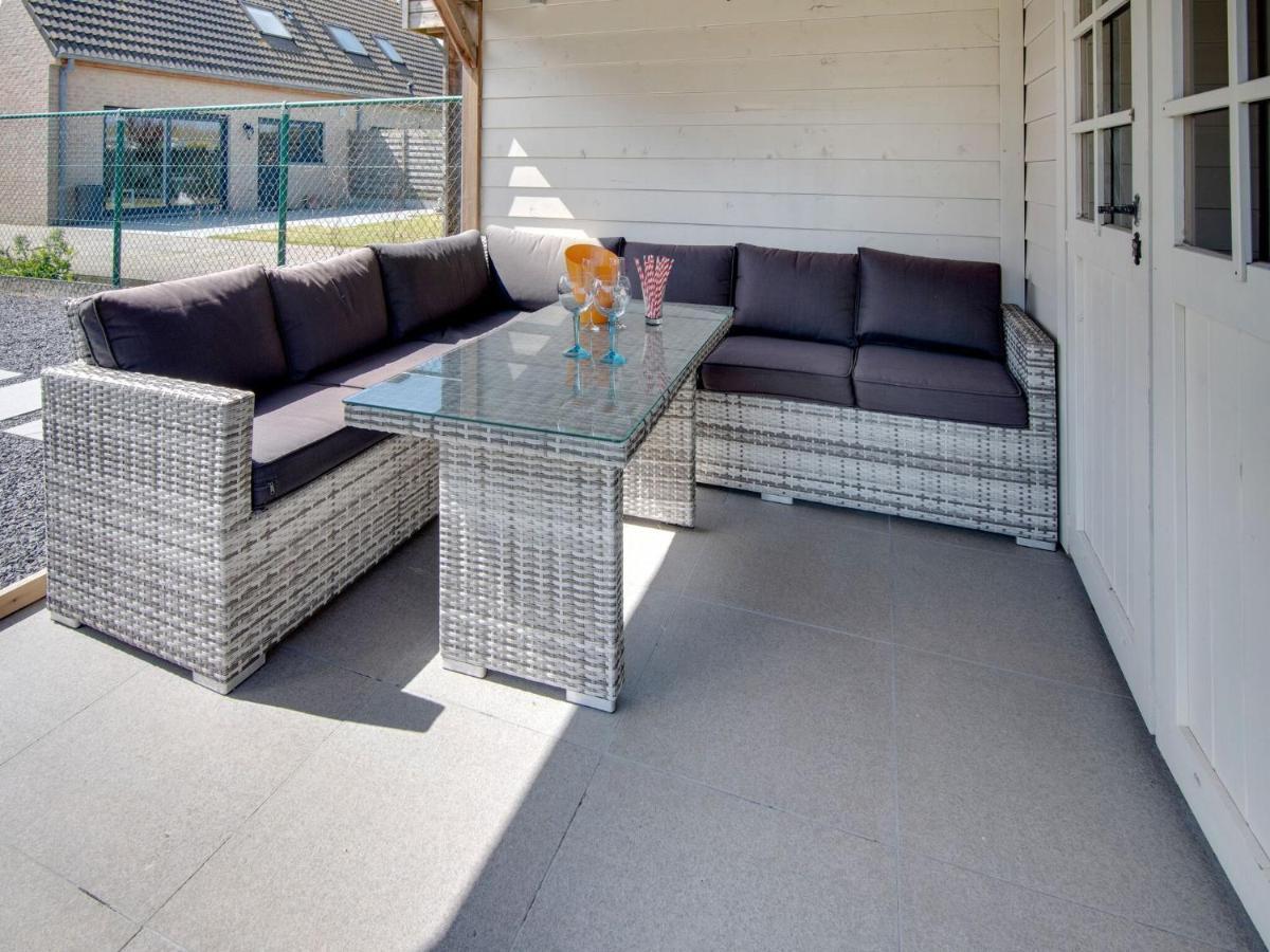 Modern Holiday Home In De Haan With Garden Bagian luar foto