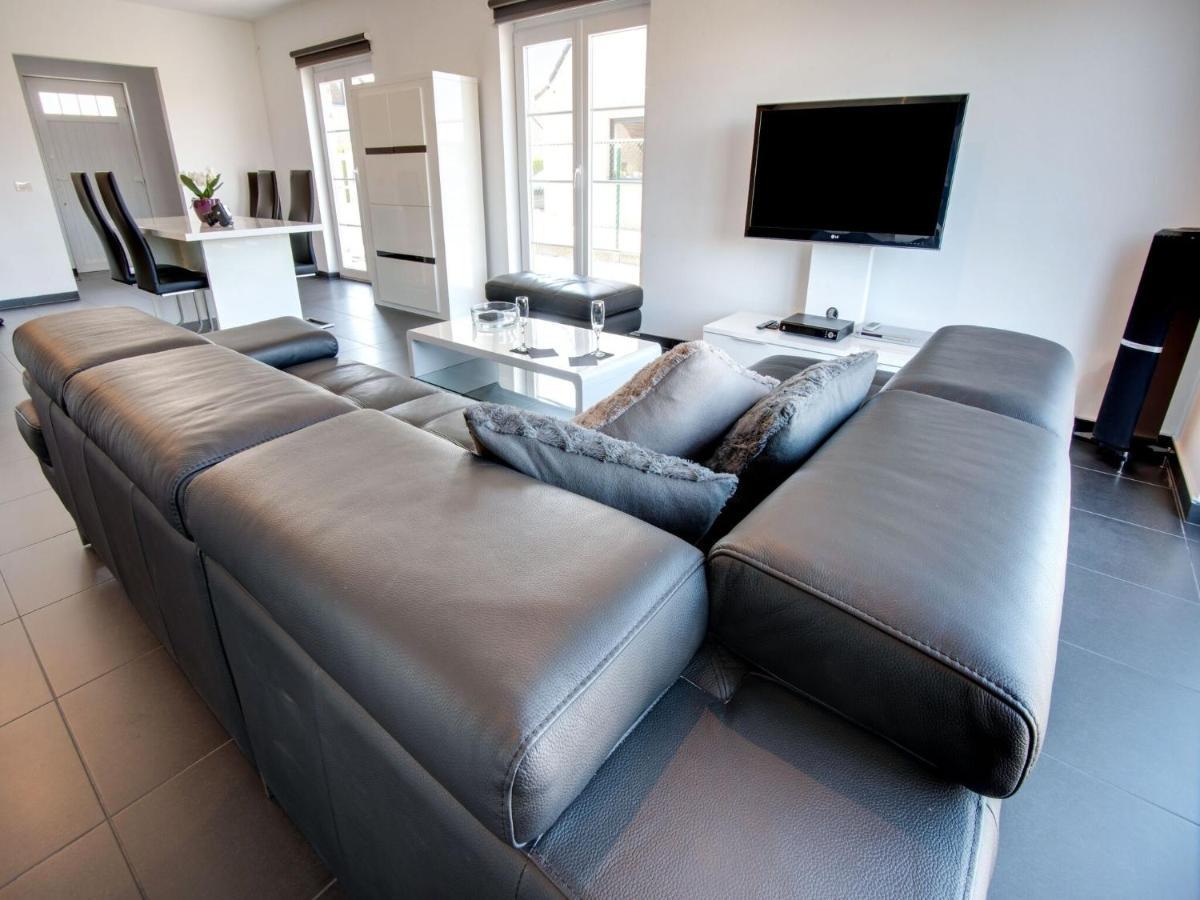 Modern Holiday Home In De Haan With Garden Bagian luar foto